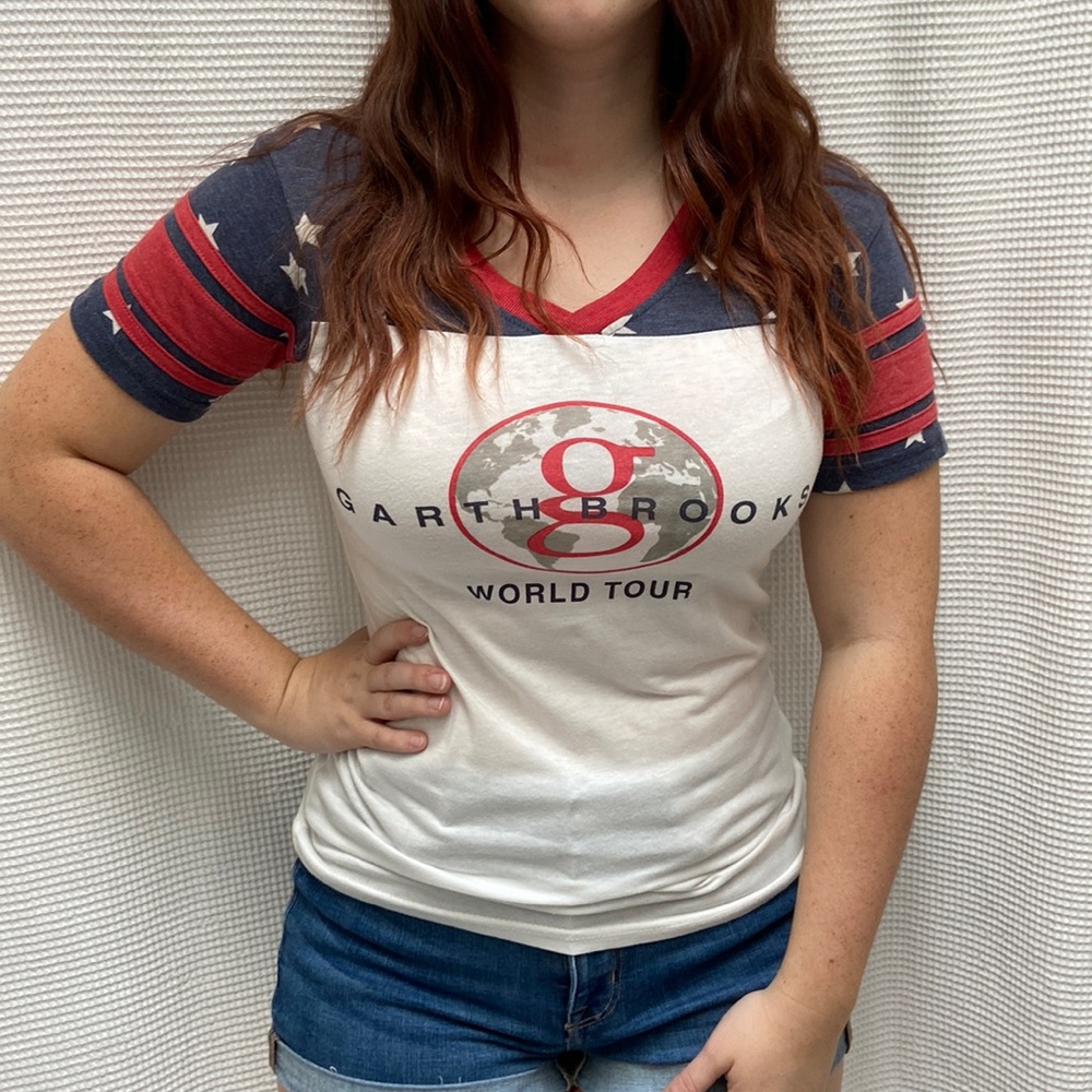 Women’s Authentic Garth Brooks World Tour Concert USA T-Shirt. Size Small